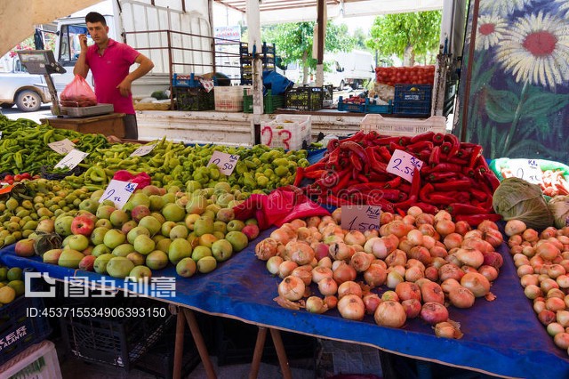 新鲜水果和蔬菜的销售Sales of fresh fruits and vegetables