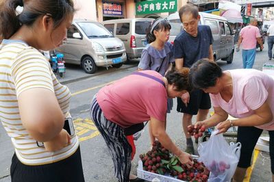 又一大波新鲜水果上市 石榴、脆梨、无花果新鲜登场 价格不低